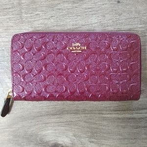 🌸EUC Authentic Embossed Coach Wallet🌸